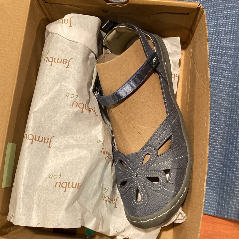 JBU women’s Mary jane shoe